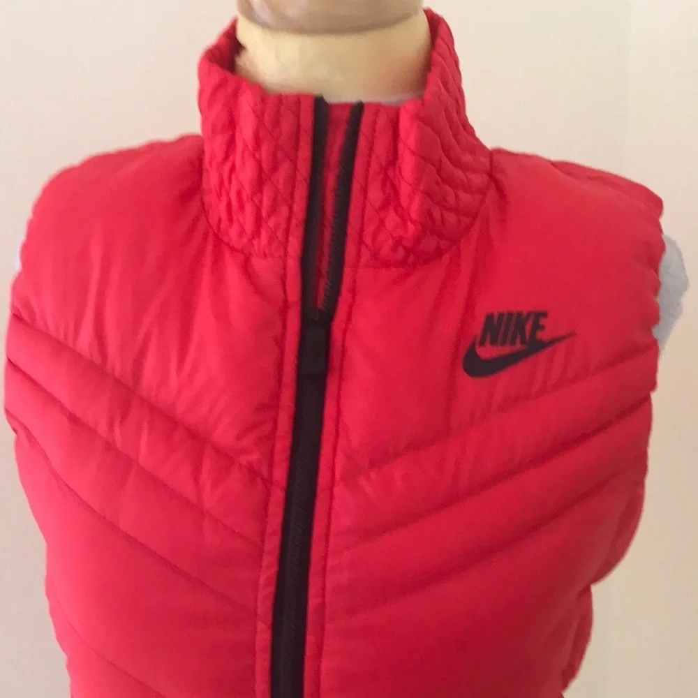 NWT! NIKE Size XS red quilted zippered vest